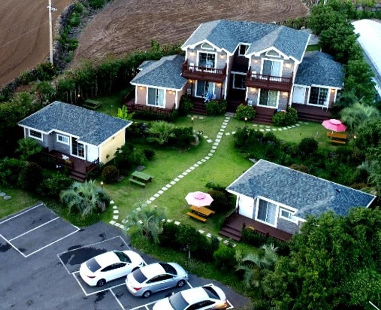 Jubilee Chalet Seogwipo Exterior photo