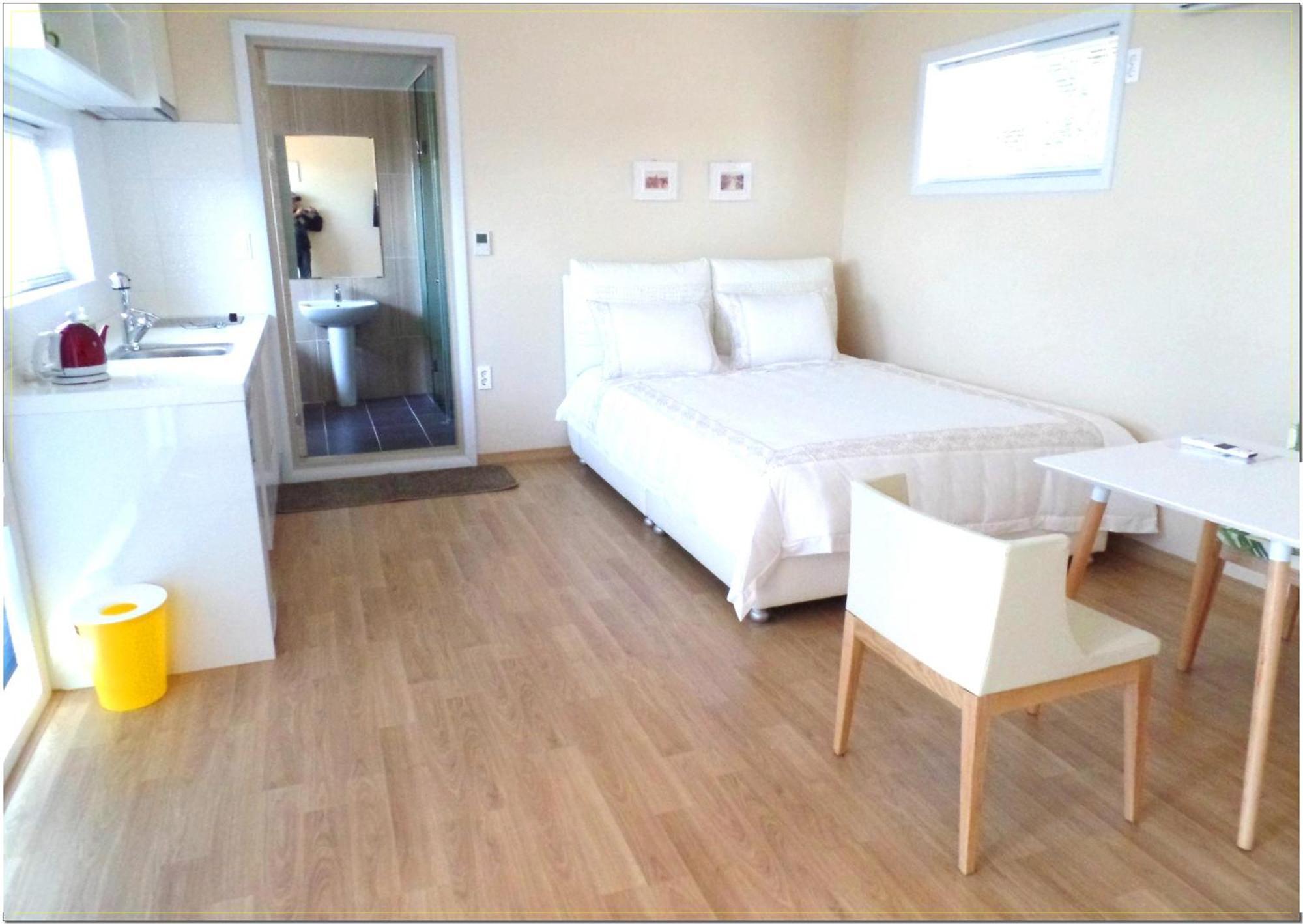 Jubilee Chalet Seogwipo Room photo