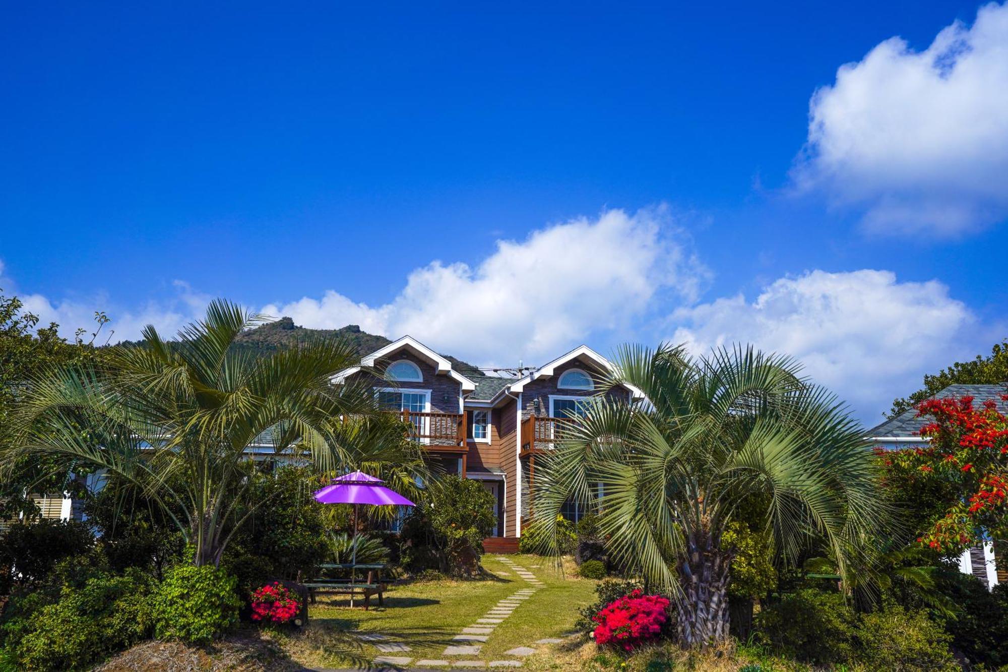 Jubilee Chalet Seogwipo Exterior photo