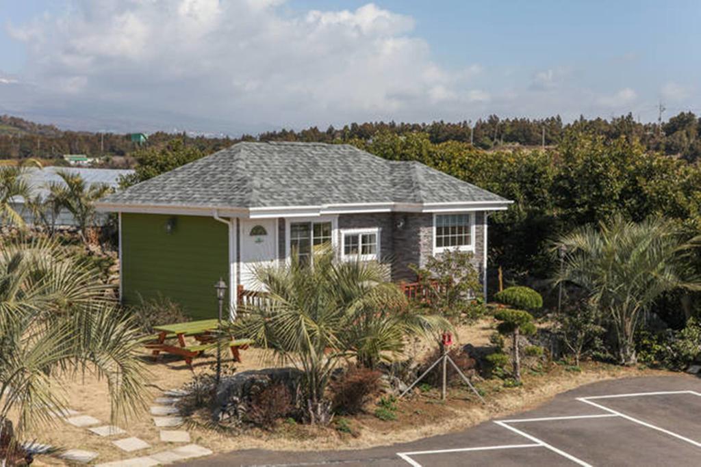 Jubilee Chalet Seogwipo Room photo