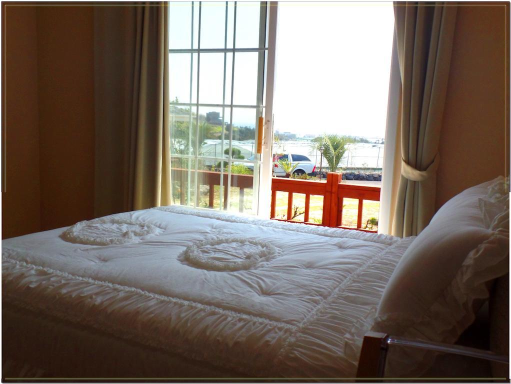 Jubilee Chalet Seogwipo Room photo