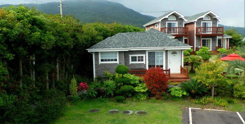Jubilee Chalet Seogwipo Exterior photo