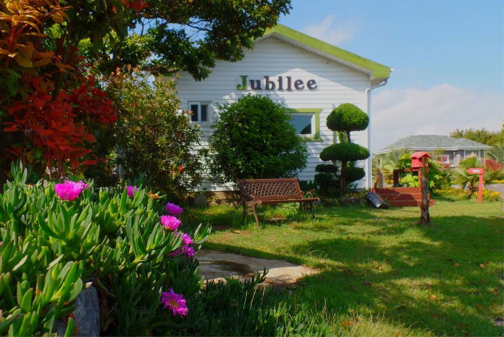 Jubilee Chalet Seogwipo Exterior photo