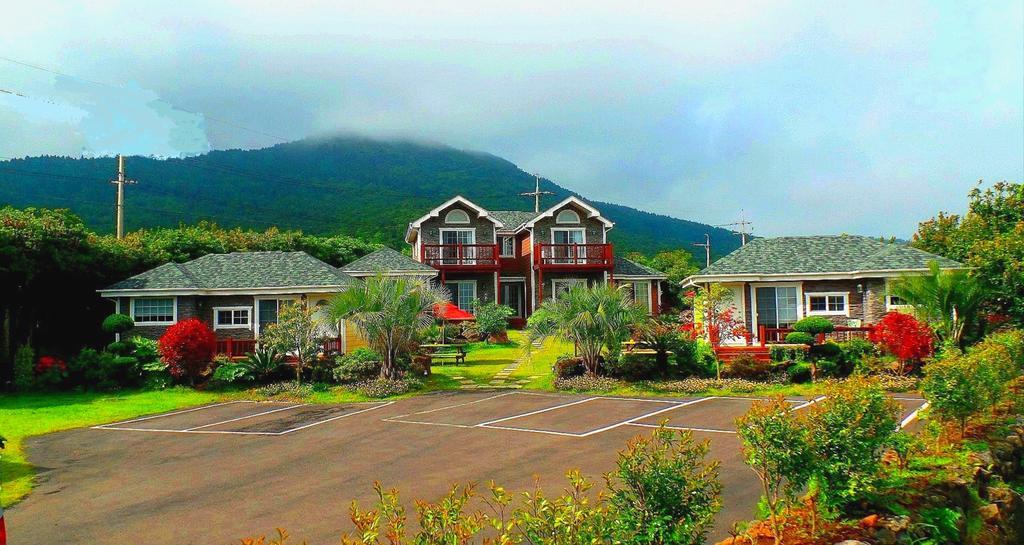 Jubilee Chalet Seogwipo Exterior photo